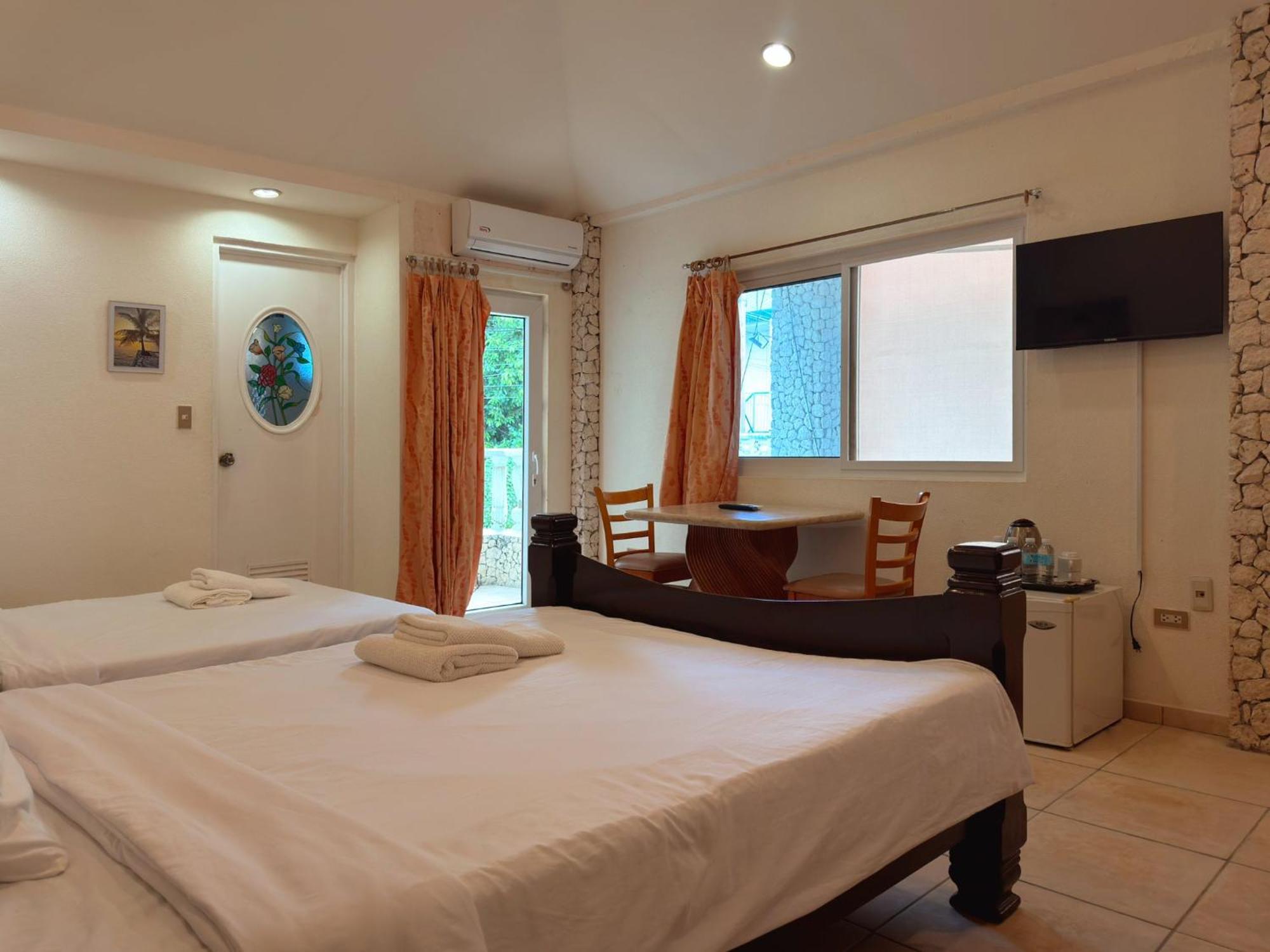 Sunset Beach Resort Moalboal Exterior photo