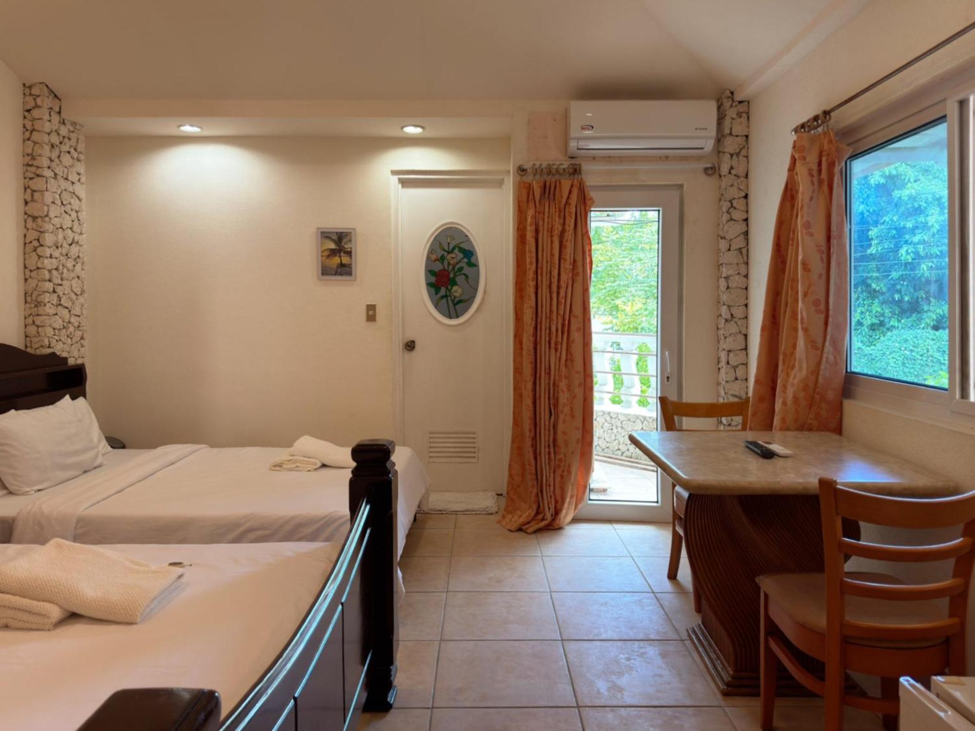 Sunset Beach Resort Moalboal Exterior photo