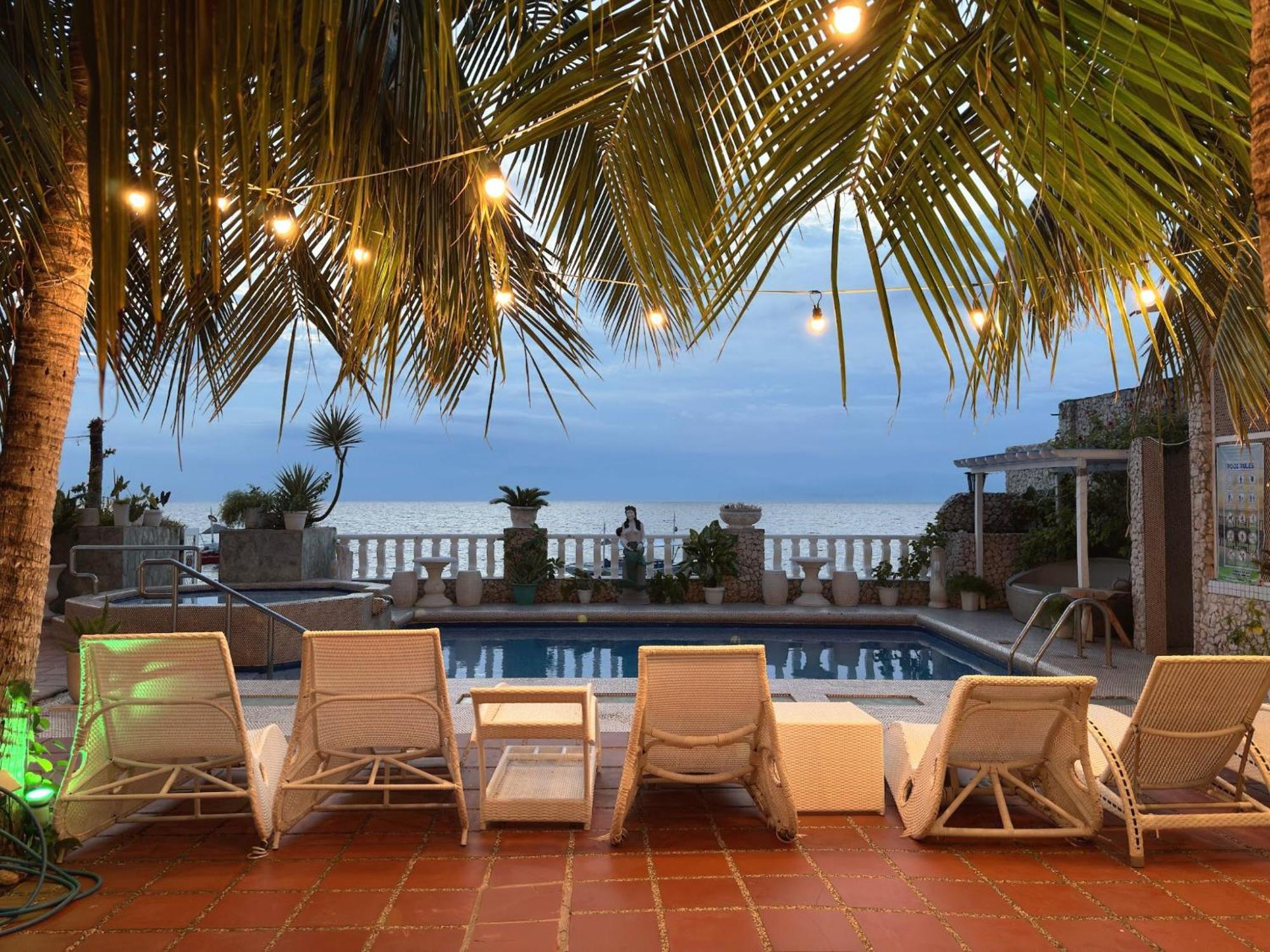 Sunset Beach Resort Moalboal Exterior photo