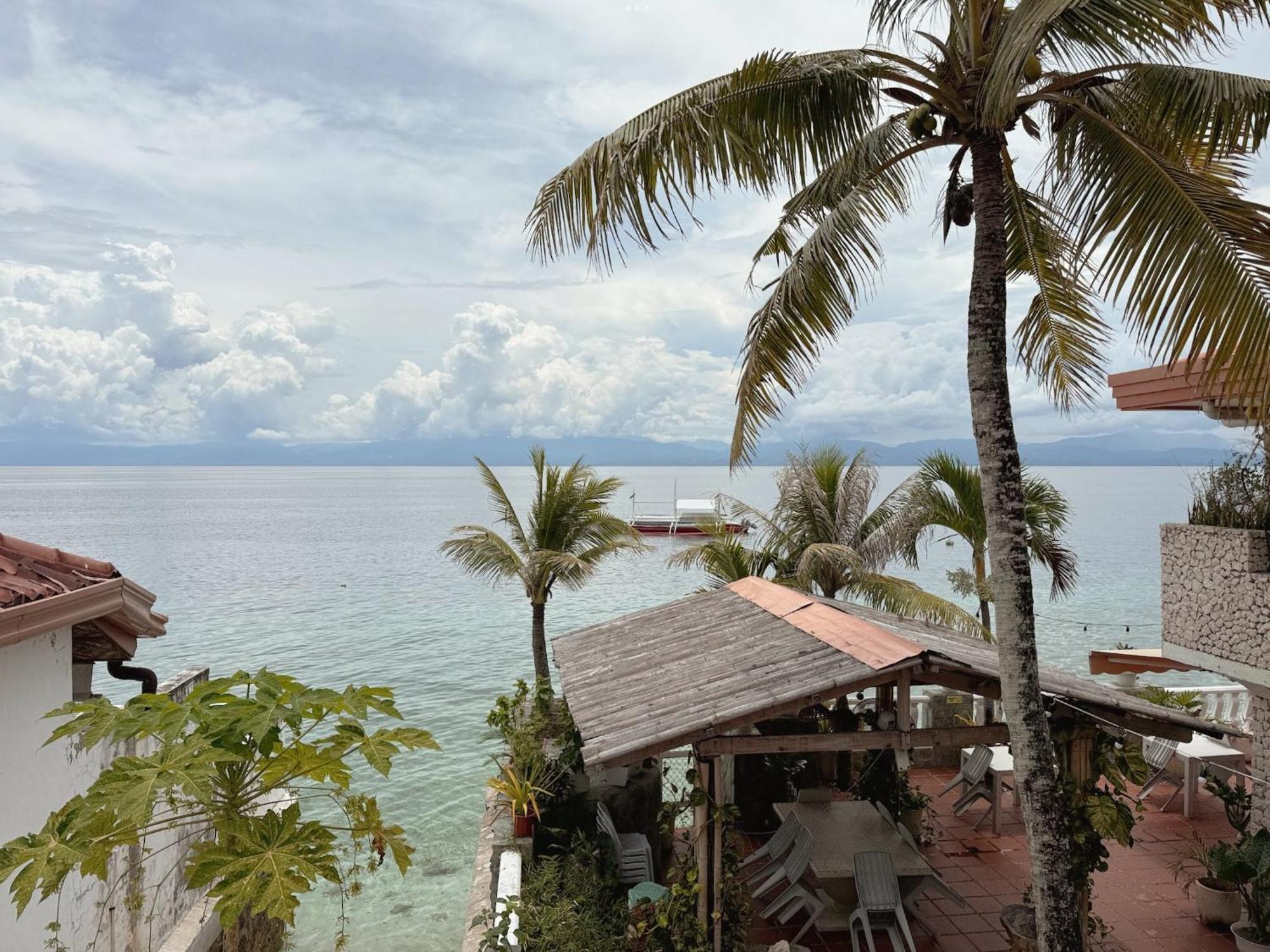 Sunset Beach Resort Moalboal Exterior photo