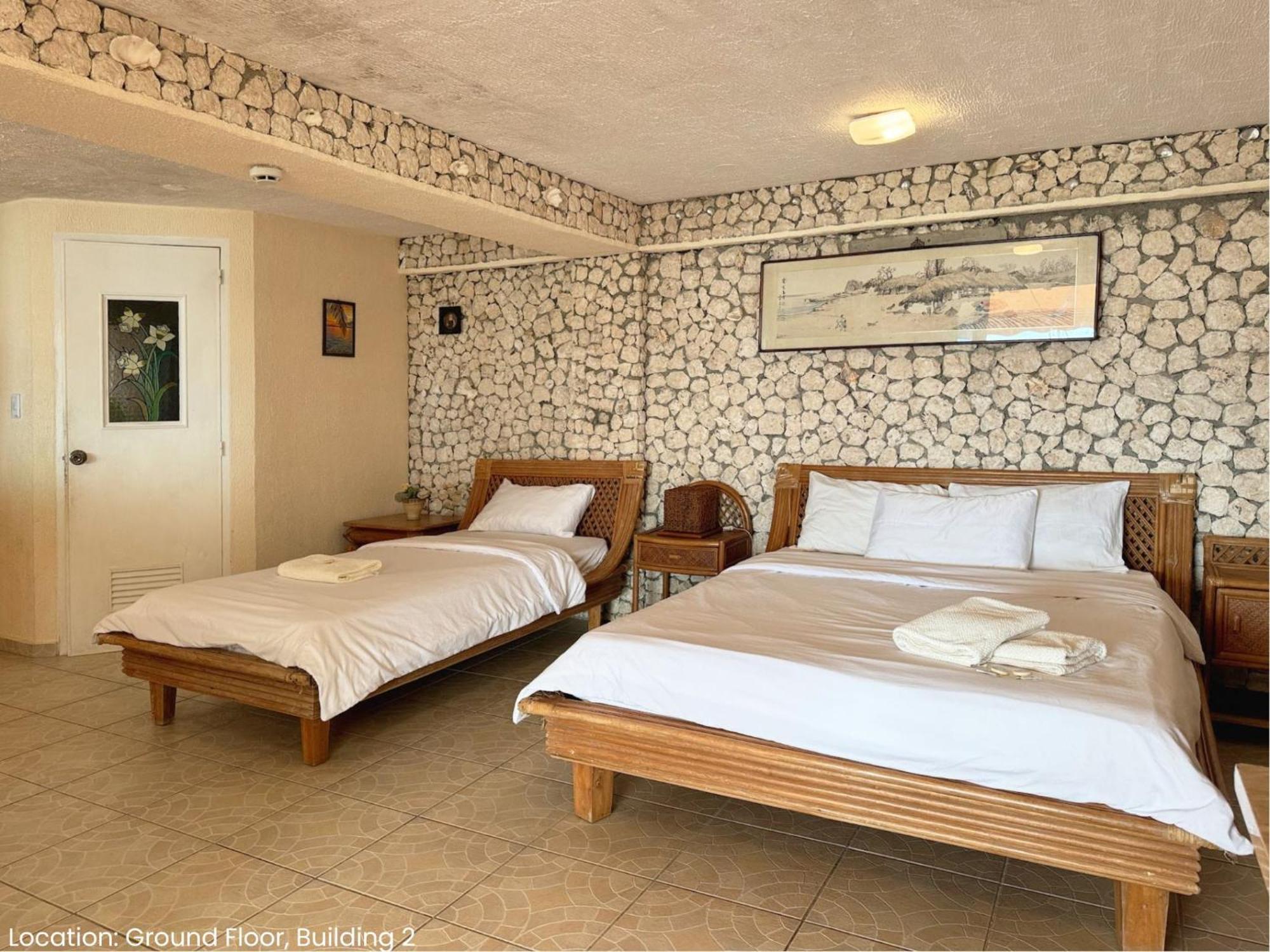 Sunset Beach Resort Moalboal Exterior photo